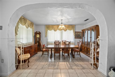 Villa ou maison à vendre à Miami, Floride: 3 chambres, 203.73 m2 № 1956712 - photo 6