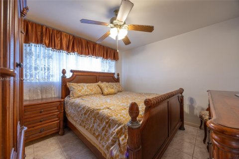 Villa ou maison à vendre à Miami, Floride: 3 chambres, 203.73 m2 № 1956712 - photo 17