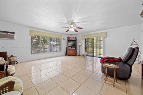 Villa ou maison à vendre à Miami, Floride: 3 chambres, 203.73 m2 № 1956712 - photo 14