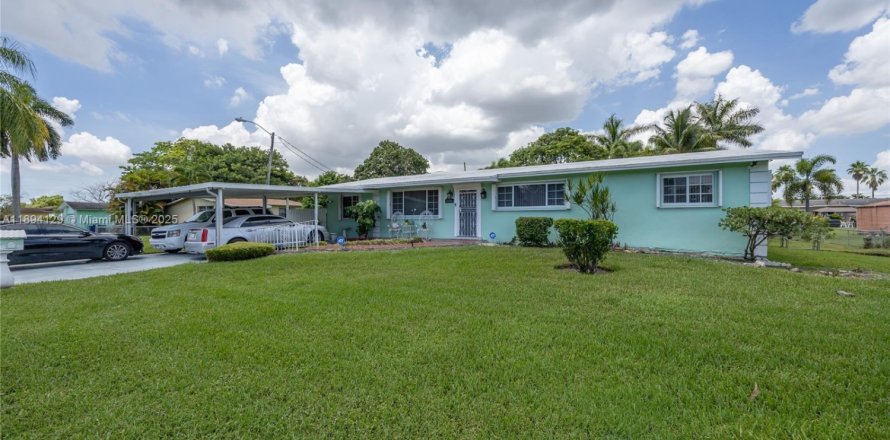 Villa ou maison à Miami, Floride 3 chambres, 203.73 m2 № 1956712