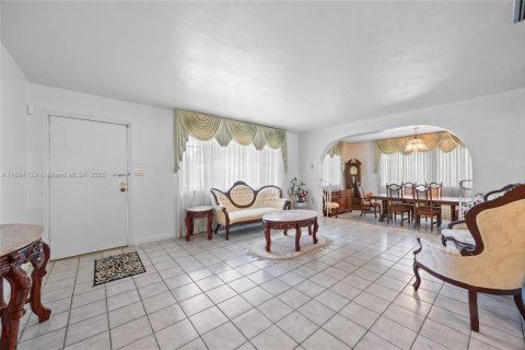 Villa ou maison à vendre à Miami, Floride: 3 chambres, 203.73 m2 № 1956712 - photo 5
