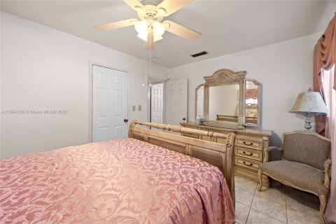 Villa ou maison à vendre à Miami, Floride: 3 chambres, 203.73 m2 № 1956712 - photo 25