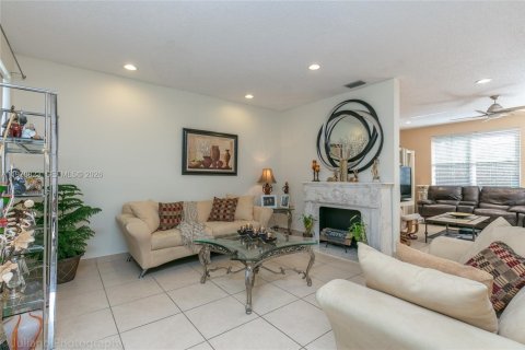 Купить виллу или дом в Уэстон, Флорида 5 спален, 248.23м2, № 2043402 - фото 5