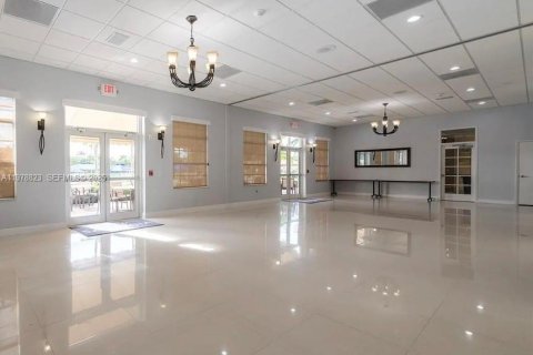 Купить виллу или дом в Уэстон, Флорида 5 спален, 248.23м2, № 2043402 - фото 30