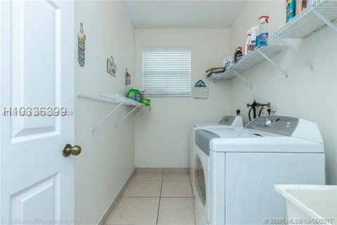 Купить виллу или дом в Уэстон, Флорида 5 спален, 248.23м2, № 2043402 - фото 10