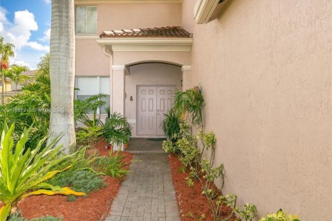 Купить виллу или дом в Уэстон, Флорида 5 спален, 248.23м2, № 2043402 - фото 3