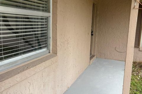House in Casselberry, Florida 3 bedrooms, 118.54 sq.m. № 2394401 - photo 2