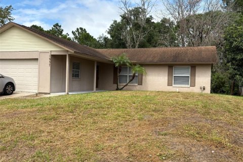 House in Casselberry, Florida 3 bedrooms, 118.54 sq.m. № 2394401