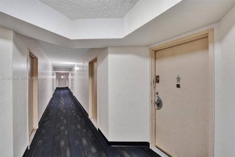 Copropriété à louer à Miami, Floride: 1 chambre, 79.99 m2 № 2048793 - photo 20