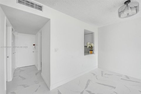 Copropriété à louer à Miami, Floride: 1 chambre, 79.99 m2 № 2048793 - photo 12