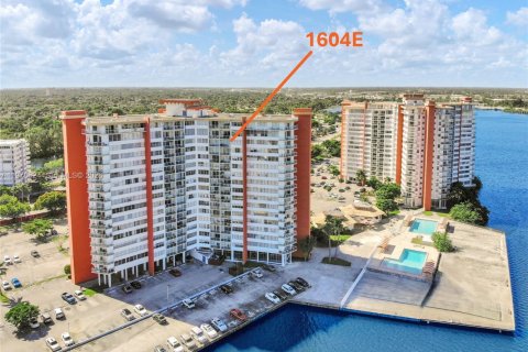 Condo à Miami, Floride, 1 chambre  № 2048793