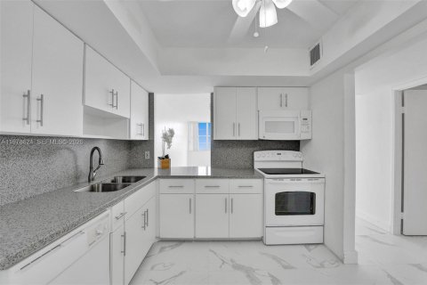 Copropriété à louer à Miami, Floride: 1 chambre, 79.99 m2 № 2048793 - photo 8