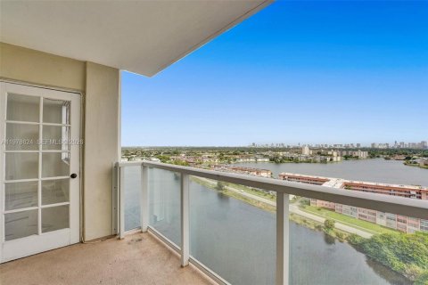 Copropriété à louer à Miami, Floride: 1 chambre, 79.99 m2 № 2048793 - photo 3