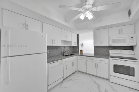 Copropriété à louer à Miami, Floride: 1 chambre, 79.99 m2 № 2048793 - photo 10