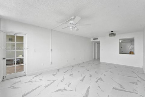 Copropriété à louer à Miami, Floride: 1 chambre, 79.99 m2 № 2048793 - photo 7