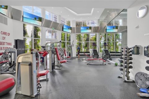 Condo in Miami, Florida, 3 bedrooms № 1922750 - photo 12