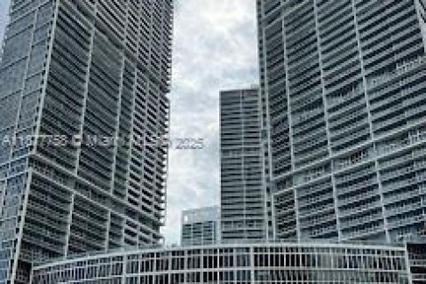 Condo in Miami, Florida, 3 bedrooms № 1922750 - photo 3