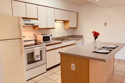 Condo à Pompano Beach, Floride, 1 chambre  № 1968939