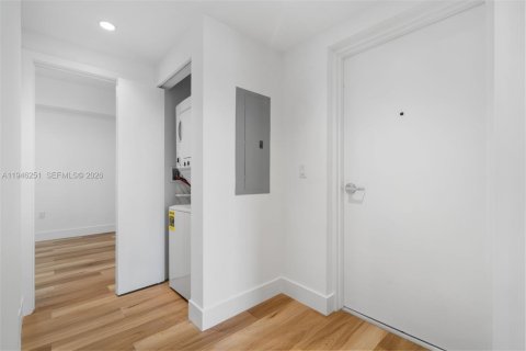 Apartment in Miami, Florida 37.16 sq.m. № 2002585 - photo 7