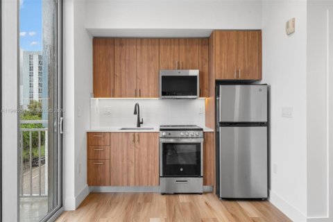 Apartment in Miami, Florida 37.16 sq.m. № 2002585 - photo 13