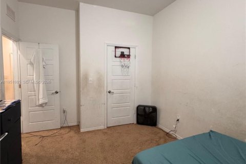 Снять в аренду таунхаус в Майами, Флорида 3 спальни, 179.86м2, № 2005999 - фото 22