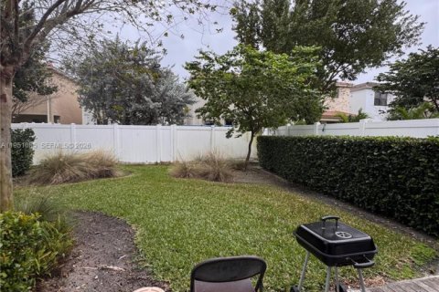 Снять в аренду таунхаус в Майами, Флорида 3 спальни, 179.86м2, № 2005999 - фото 15