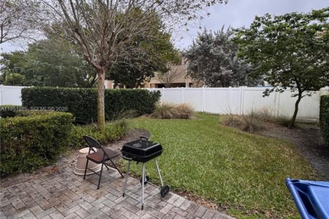 Снять в аренду таунхаус в Майами, Флорида 3 спальни, 179.86м2, № 2005999 - фото 16