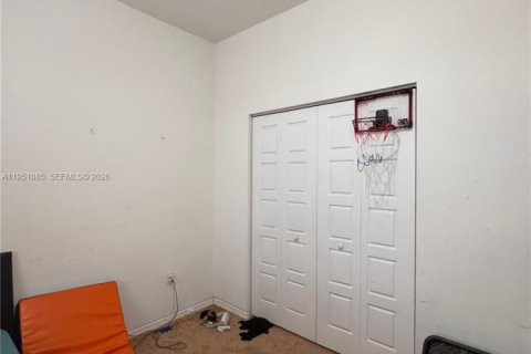 Снять в аренду таунхаус в Майами, Флорида 3 спальни, 179.86м2, № 2005999 - фото 10