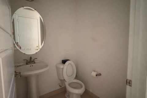 Снять в аренду таунхаус в Майами, Флорида 3 спальни, 179.86м2, № 2005999 - фото 5