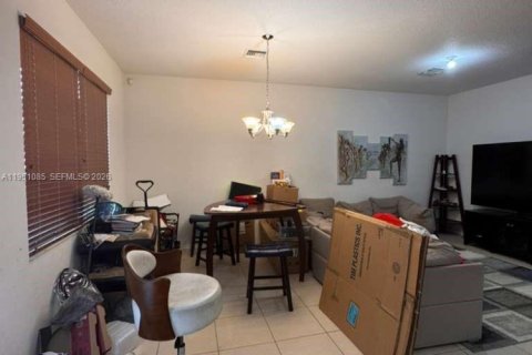 Снять в аренду таунхаус в Майами, Флорида 3 спальни, 179.86м2, № 2005999 - фото 28