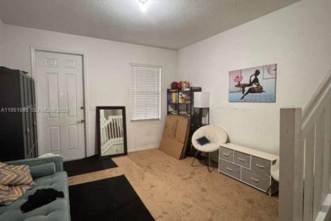 Снять в аренду таунхаус в Майами, Флорида 3 спальни, 179.86м2, № 2005999 - фото 21