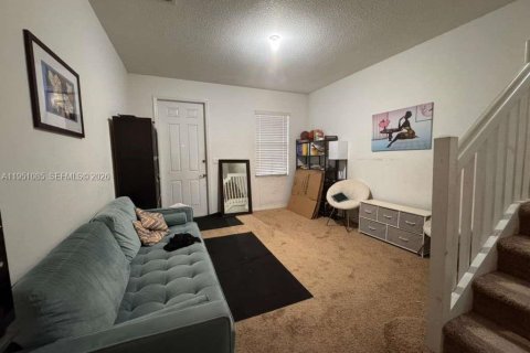 Снять в аренду таунхаус в Майами, Флорида 3 спальни, 179.86м2, № 2005999 - фото 7