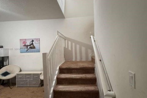 Снять в аренду таунхаус в Майами, Флорида 3 спальни, 179.86м2, № 2005999 - фото 29