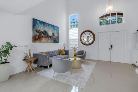 House in Weston, Florida 4 bedrooms, 192.31 sq.m. № 1830914 - photo 2
