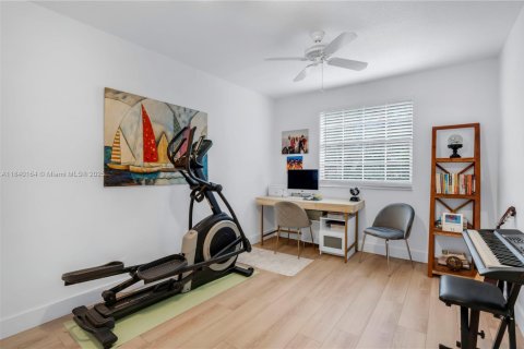 House in Weston, Florida 4 bedrooms, 192.31 sq.m. № 1830914 - photo 28