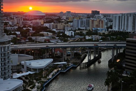 Copropriété à vendre à Miami, Floride: 2 chambres, 103.4 m2 № 2015499 - photo 21