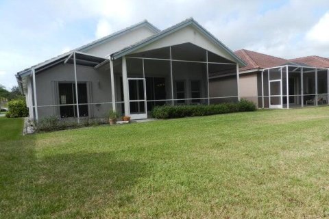 House in Stuart, Florida 3 bedrooms, 169.64 sq.m. № 1072574 - photo 1