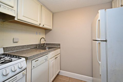 Condo in Altamonte Springs, Florida, 1 bedroom  № 1815115 - photo 12