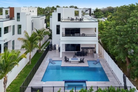 Villa ou maison à vendre à Fort Lauderdale, Floride: 5 chambres № 2001588 - photo 2