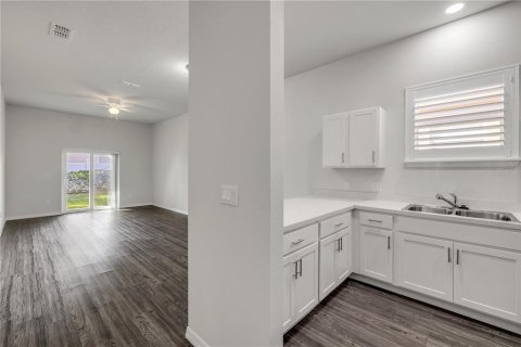 Condo in Edgewater, Florida, 2 bedrooms  № 1547181 - photo 4