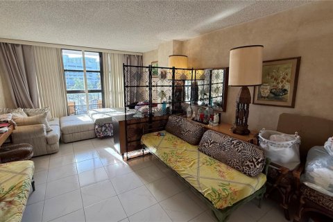 Купить кондоминиум в Халландейл-Бич, Флорида 1 спальня, 85.01м2, № 1861690 - фото 8
