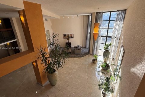 Купить кондоминиум в Халландейл-Бич, Флорида 1 спальня, 85.01м2, № 1861690 - фото 14