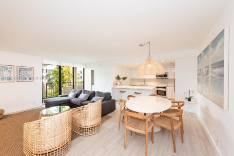 Condominio en Key Biscayne, Florida, 3 dormitorios  № 2090473