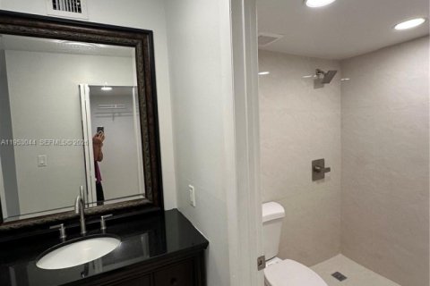 Condominio en alquiler en Miami, Florida, 2 dormitorios, 87.33 m2 № 2008742 - foto 9