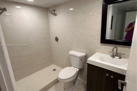 Condominio en alquiler en Miami, Florida, 2 dormitorios, 87.33 m2 № 2008742 - foto 11