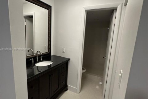 Condominio en alquiler en Miami, Florida, 2 dormitorios, 87.33 m2 № 2008742 - foto 8