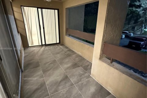 Condominio en alquiler en Miami, Florida, 2 dormitorios, 87.33 m2 № 2008742 - foto 13