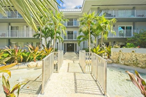 Condo in Miami, Florida, 1 bedroom  № 2068699