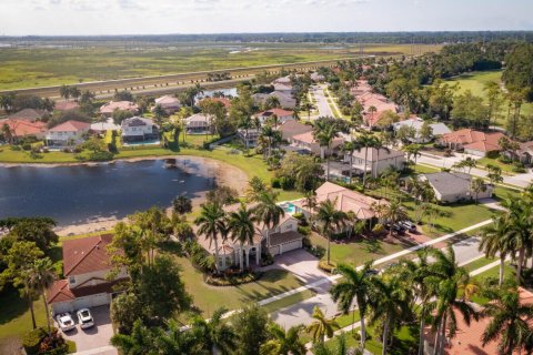 Casa en venta en Wellington, Florida, 5 dormitorios, 295.52 m2 № 1221599 - foto 1