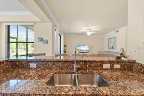 Condo in Bradenton, Florida, 2 bedrooms  № 1427673 - photo 11
